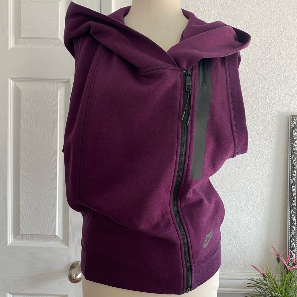 NIKE TECH FLEECE HOODED VEST - Picture 11 of 14
